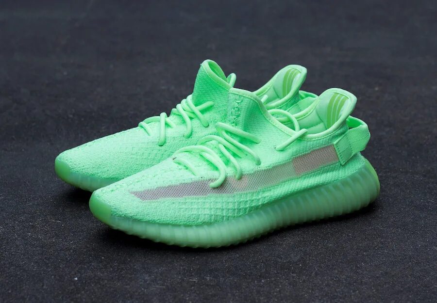 Yeezy купить оригинал. Adidas Yeezy 350 зеленые. Кроссовки adidas Yeezy Boost. Адидас Yeezy Boost. Adidas Yeezy Boost 350 v2 Glow in Dark Green.