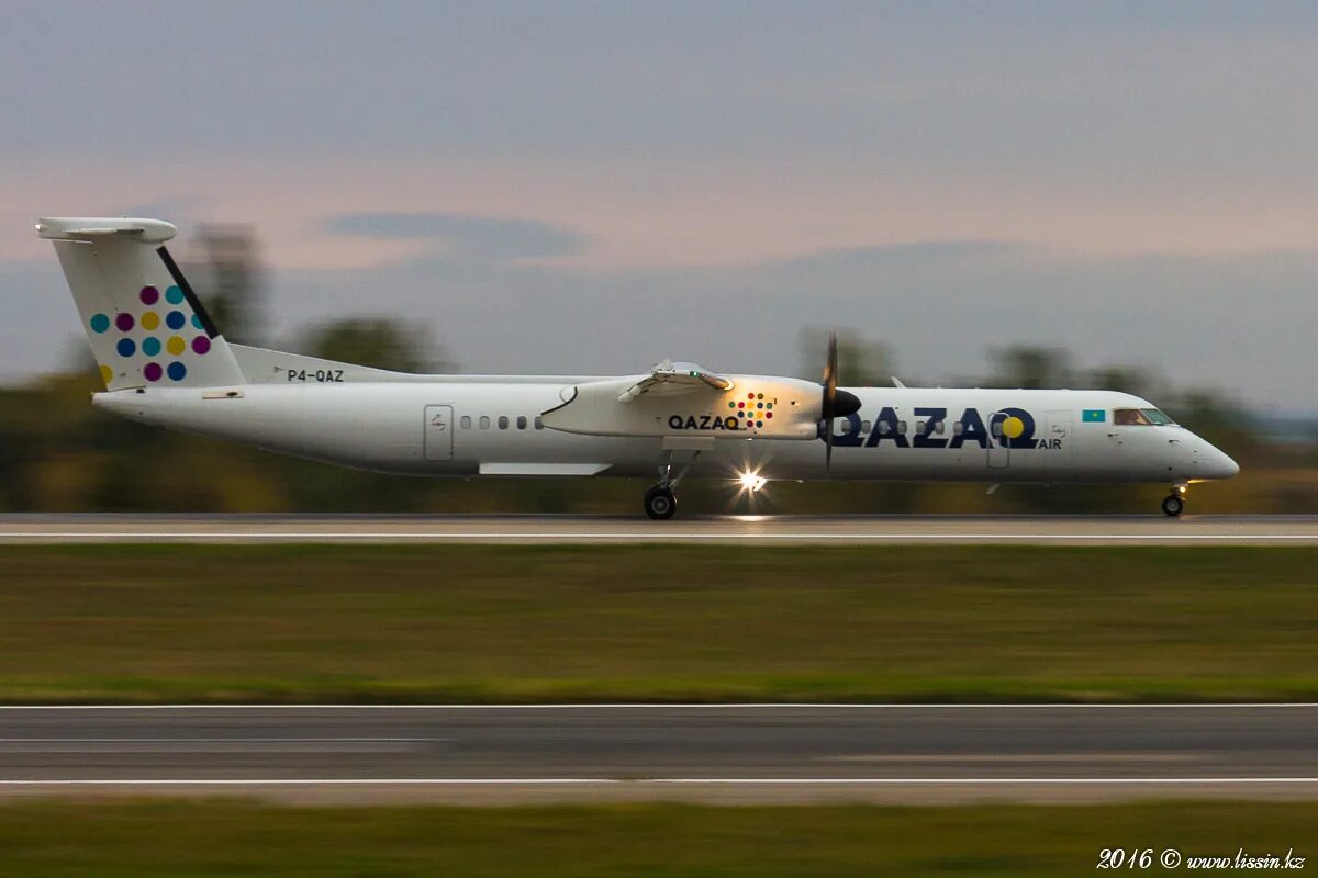 Qazaq Air самолеты. Bombardier Qazaq Air. Qazaq Air флот. Самолет бомбардир казак Эйр.