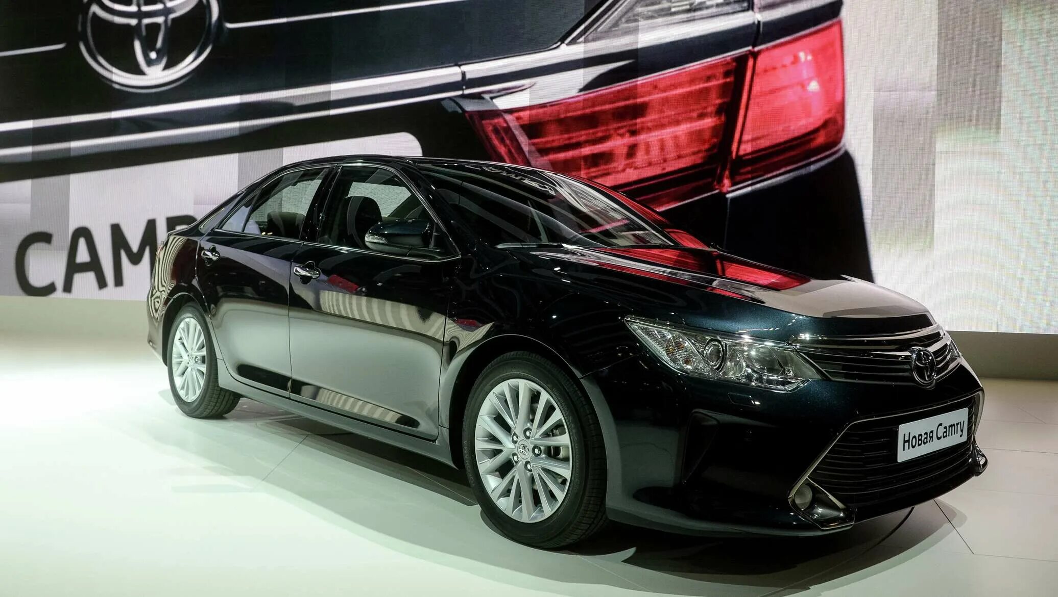 Toyota camry 1. Toyota camry 2019 black. Тойота камри и мазда 6. Камри 55 кузов. Toyota camry hybrid 2015.