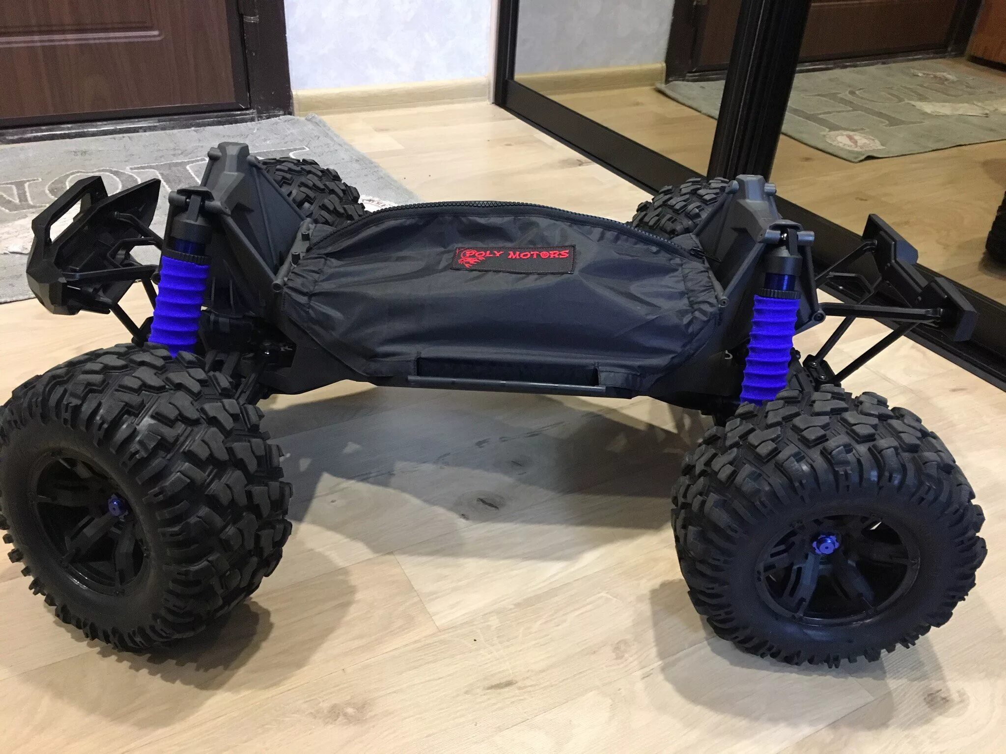 Икс макс купить. Traxxas x-Maxx. X Max Traxxas v3. Алюминиевый корпус Traxxas x Maxx. Traxxas 3372.