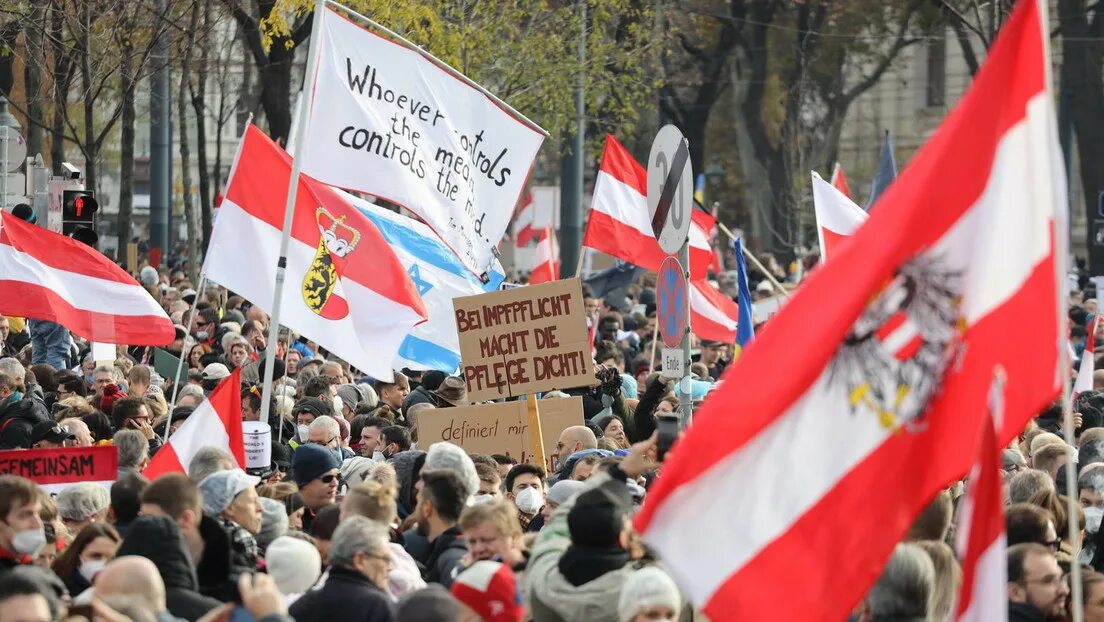 Почему бастует европа. Австрийцы митинги. Протесты в Австрии. Вена Австрия протест. В столице Австрии состоялся митинг.