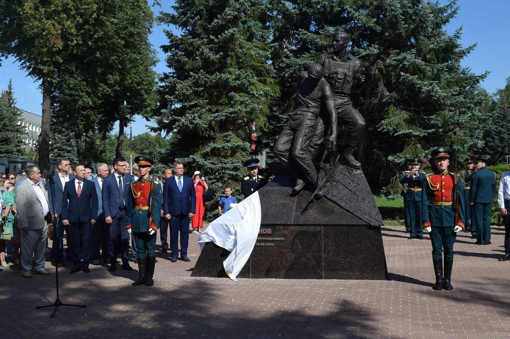 Памятник герою России Анатолию Крупинову Городец. Памятник Крупинову Городец. Открытие памятника. В городце сбежал