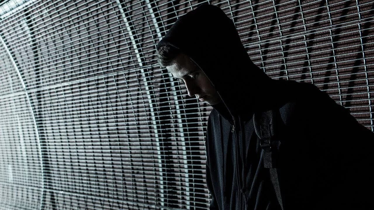 Alan walker who i. Alan walker who i