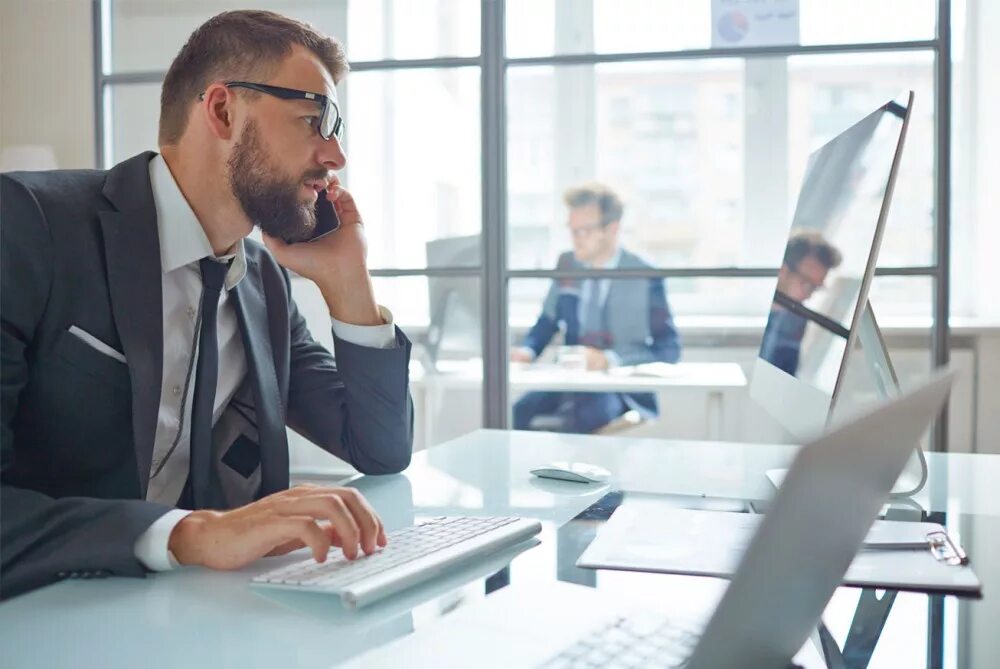 Деловой человек. Бизнес тематика. Престижные профессии. Кабинет бизнесмена. Предприниматель.