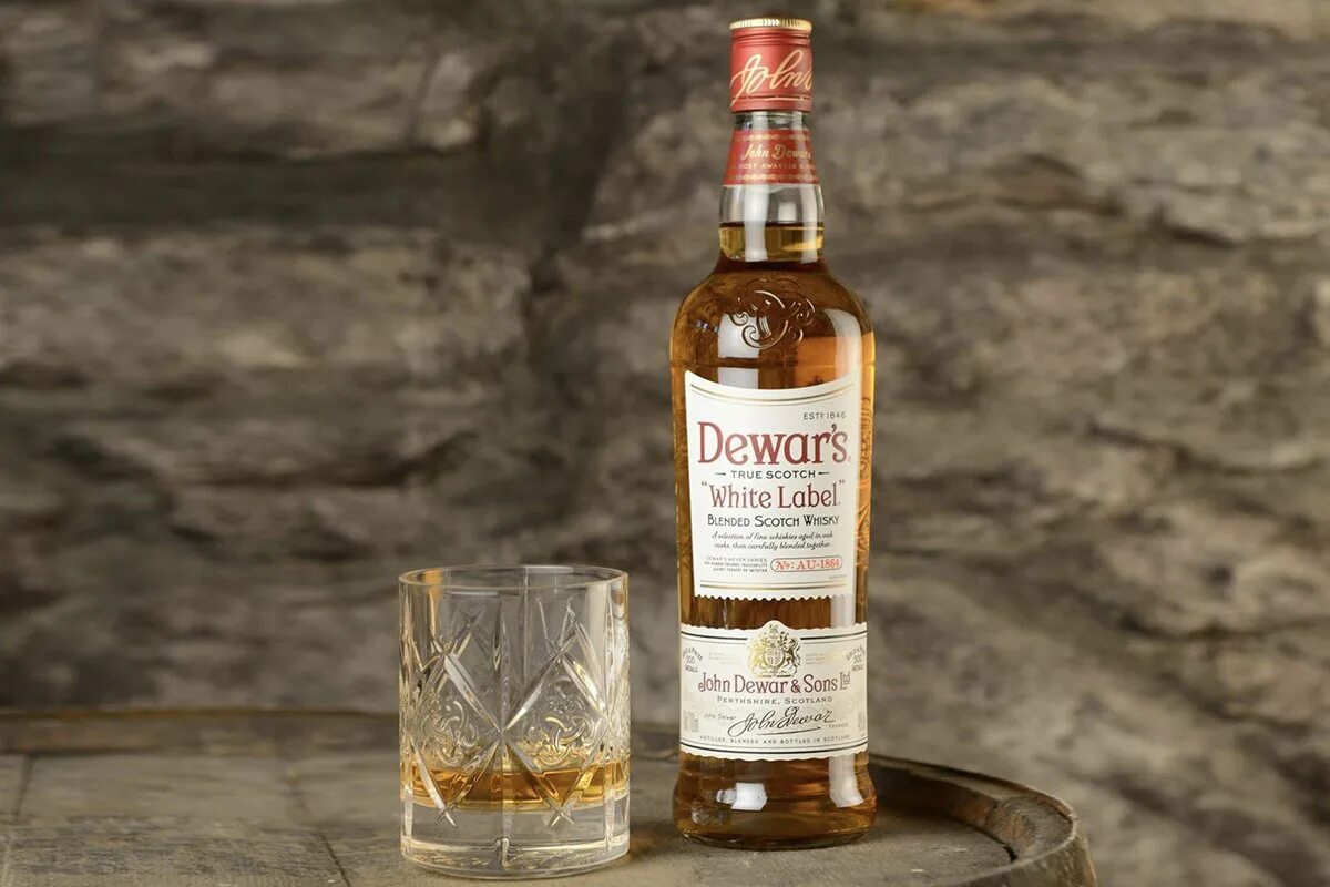 Виски Dewars Blended Scotch. Дюарс Уайт. Виски Дюарс Уайт. Дуарс Лайт вискт. Уайт лейбл виски