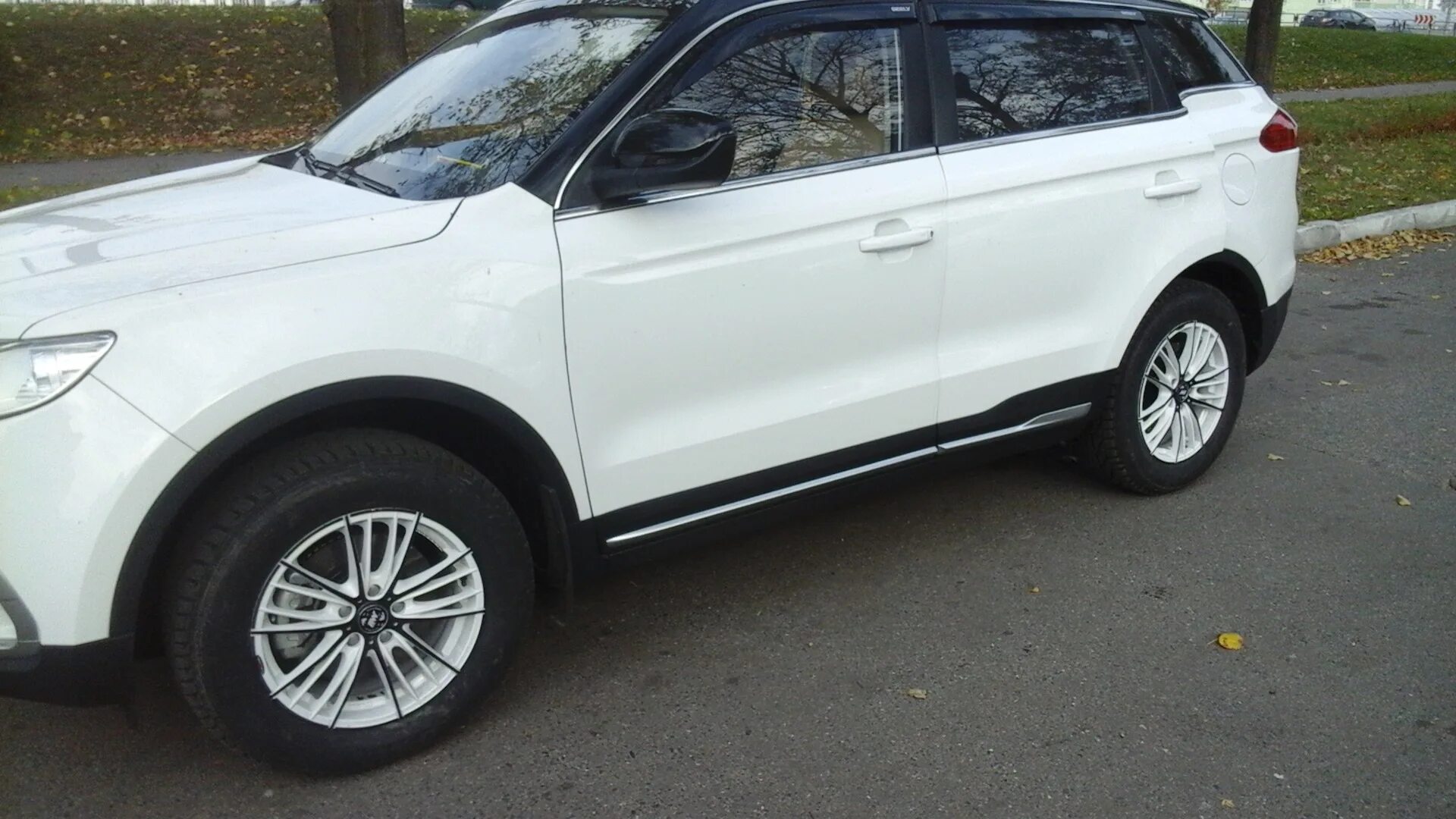 Geely atlas pro new 2024. Джили монжаро диски. Размер диска атлас 2024. Сатиновый диск. Geely atlas 2024 размер колес.