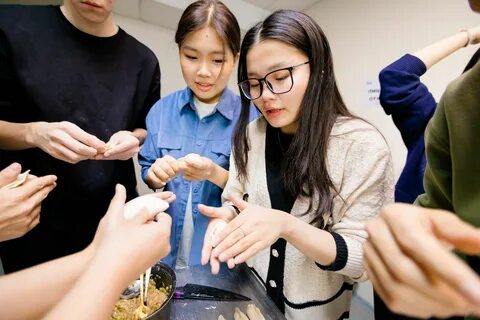 Китайские студенты продолжают празднование Китайского Нового года в ДВФУ