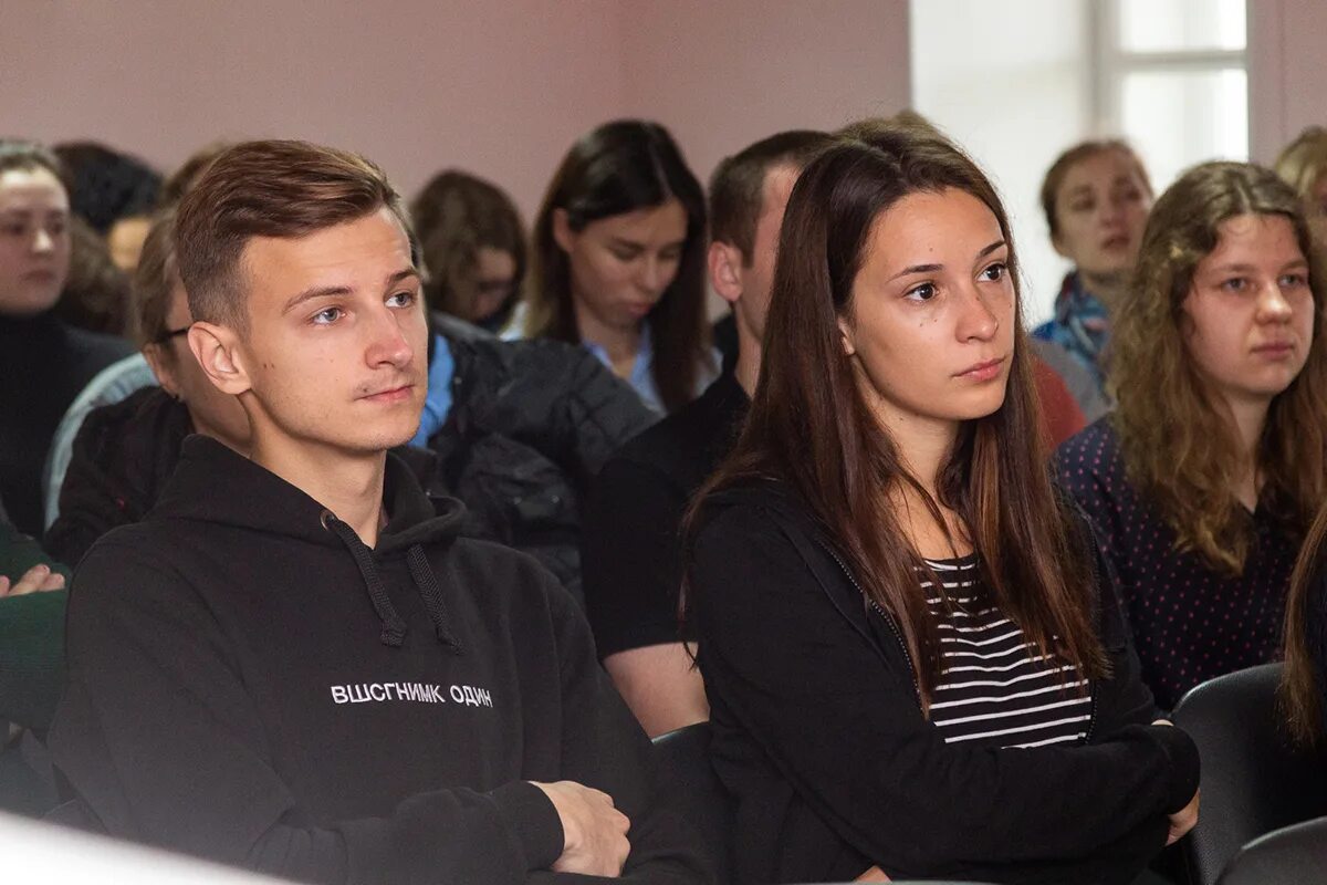 Мглу бюджетные места. Мглу бюджетные места. Калининград университеты лингвистика. Вуз иняз в москве. Черноуцан мглу.