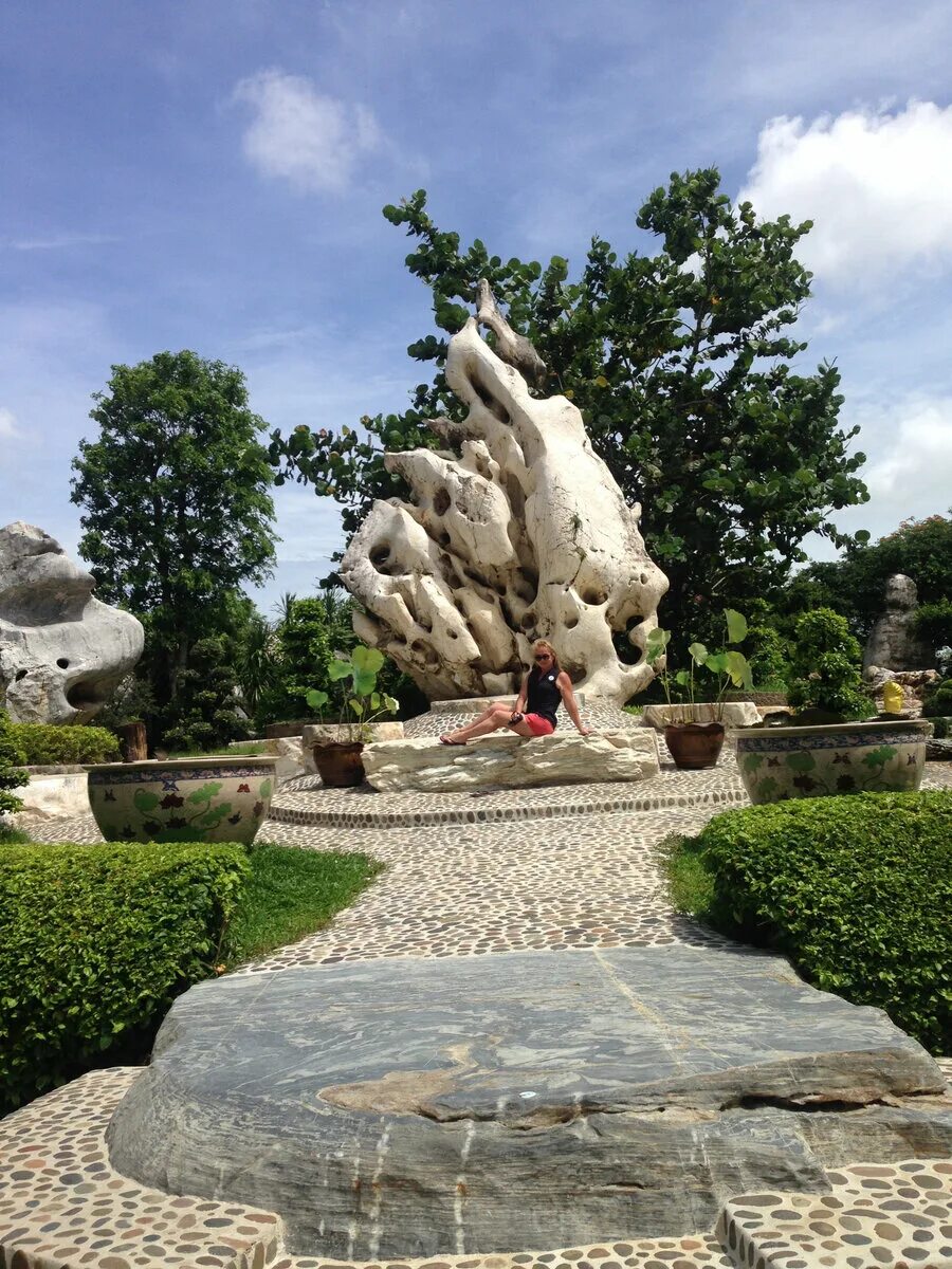 Stone park. Сад миллионолетних камней Паттайя. Парк миллионолетних камней в Паттайе. Тайланд сад миллионолетних камней. Паттайя парк миллионолетних камней и крокодиловая ферма.