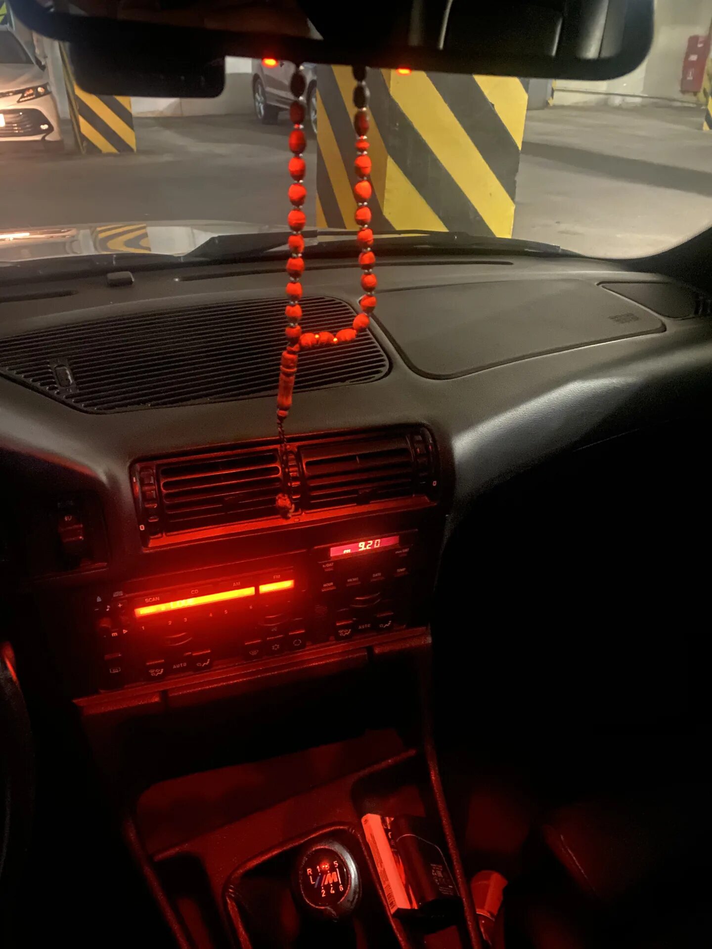 Подсветка е39. Bmw e34 подсветка салона. bmw e39 подсветка салона. подсветка ног бмв е38. подсветка салона бмв е39.