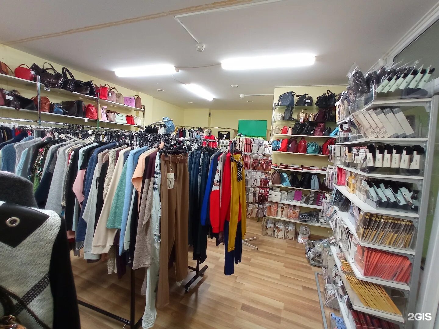 Gate 31 спб. Лучшие магазины одежды спб. Wildberries интернет-магазин ката. Магазин одежды. Интернет магазин одежды в питере.