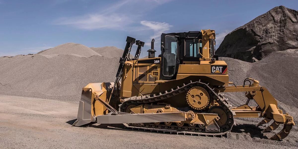 Мощность двигателя бульдозера. Бульдозер Caterpillar d6r. Катерпиллер 6 бульдозер. Бульдозер Катерпиллер д-6. Отвал Caterpillar d6r.