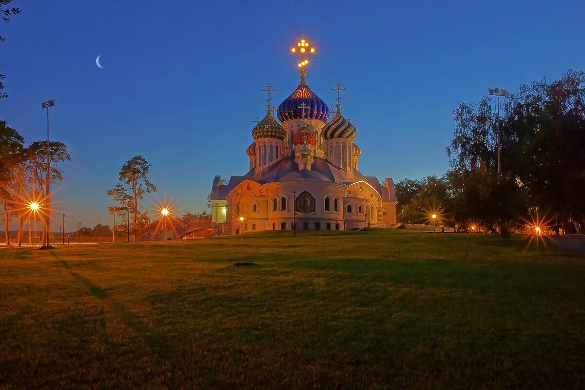 Храм Святого Игоря Черниговского, Переделкино, Москва. Тюмень лето храм. Храм Игоря Черниговского Нижний Новгород. В Переделкино храм Россия Родина.