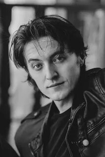 Актер лебеде