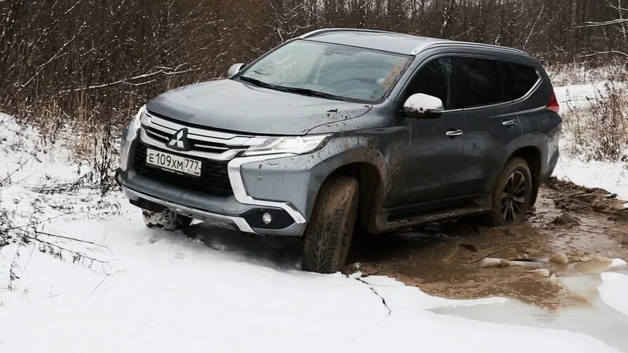 Mitsubishi pajero sport 2015. Митсубиси паджеро спорт 2 в грязи. Внедорожники митсубиси 2020. Pajero sport 2024. Митсубиси паджеро спорт 3.