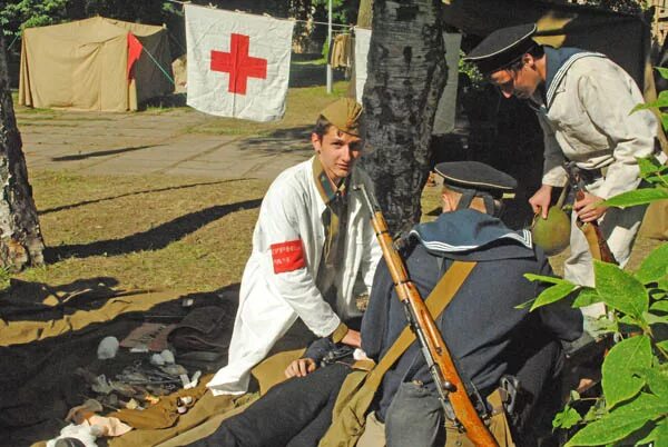 Книга: "Начала военно-полевой хирургии". Медицинский учебник - руководство по хи