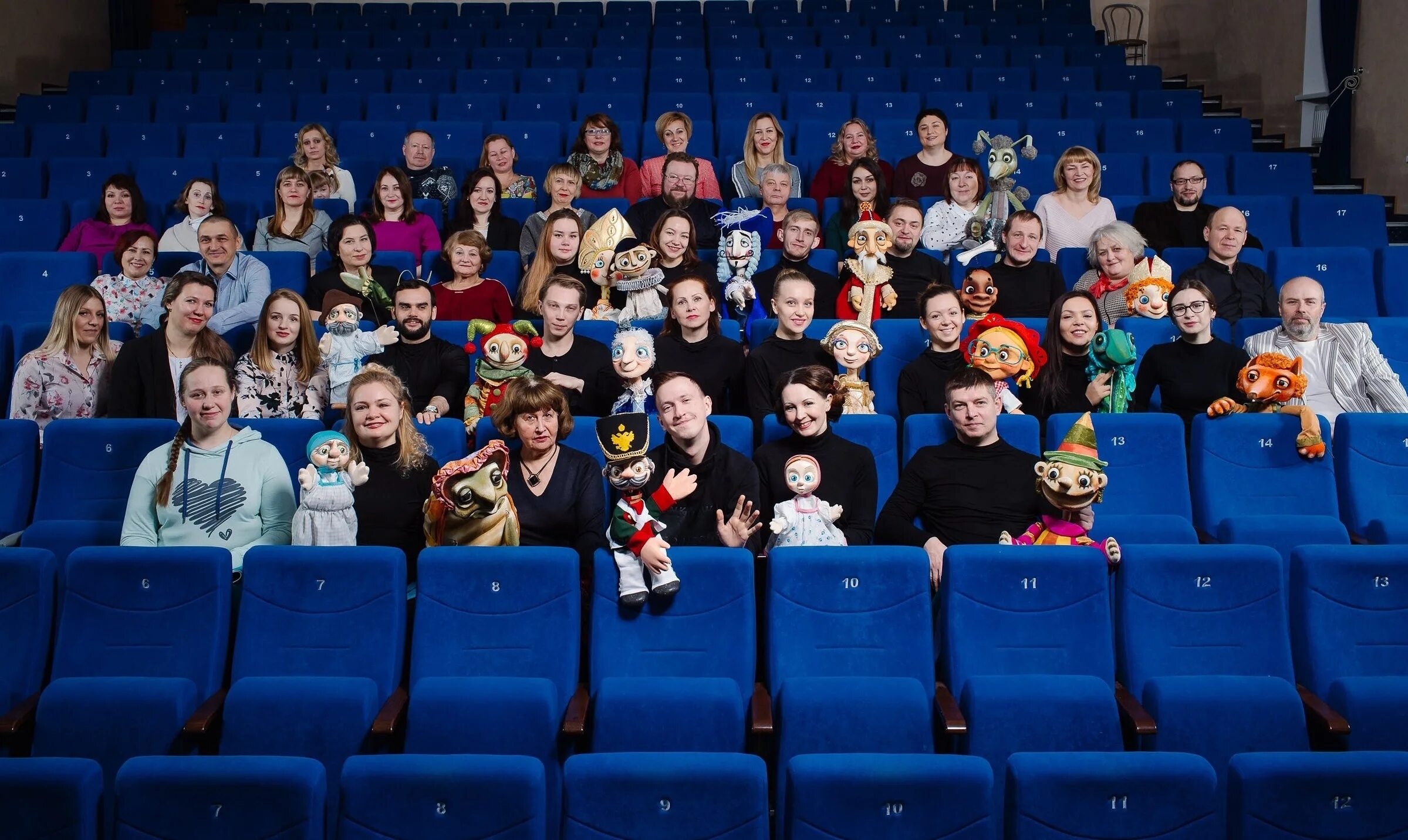 Театр актера и куклы петрушка сургут. Театр кукол петрушка сургут. Театр актера и куклы крошка саранск. Театр петрушка сургут. Петрушка сургут.