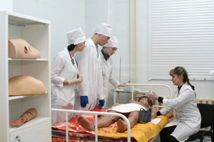 Ижевская государственная медицинская академия. Медицинское образование ижевск. Республиканский медицинский колледж ижевск. Игма ижевск. Учеба в медицинском колледже.
