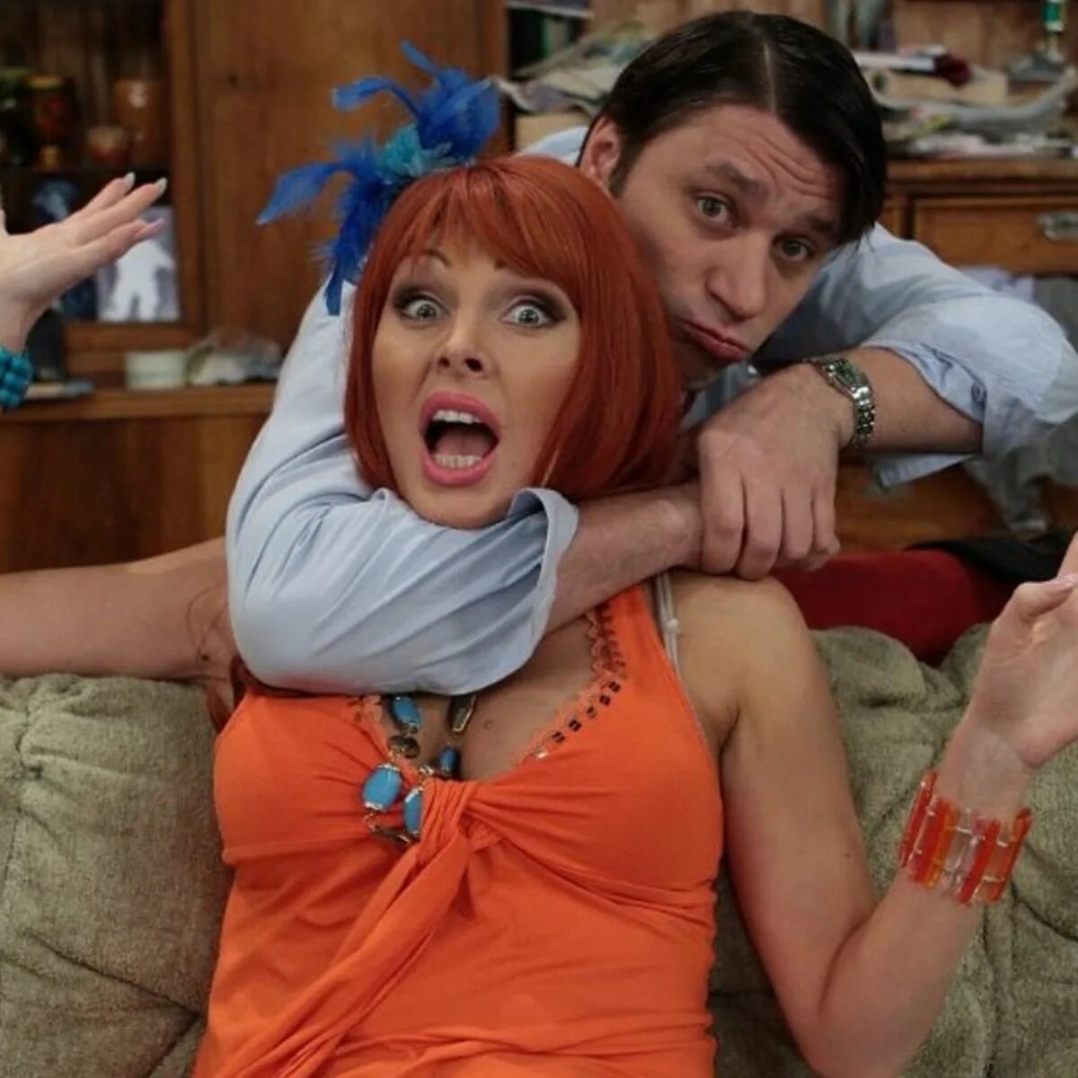 Счастливы вместе 6 сезон 1 серия. Букин сериал счастливы вместе. Даша букина 2021. 16+. Букина премьера.