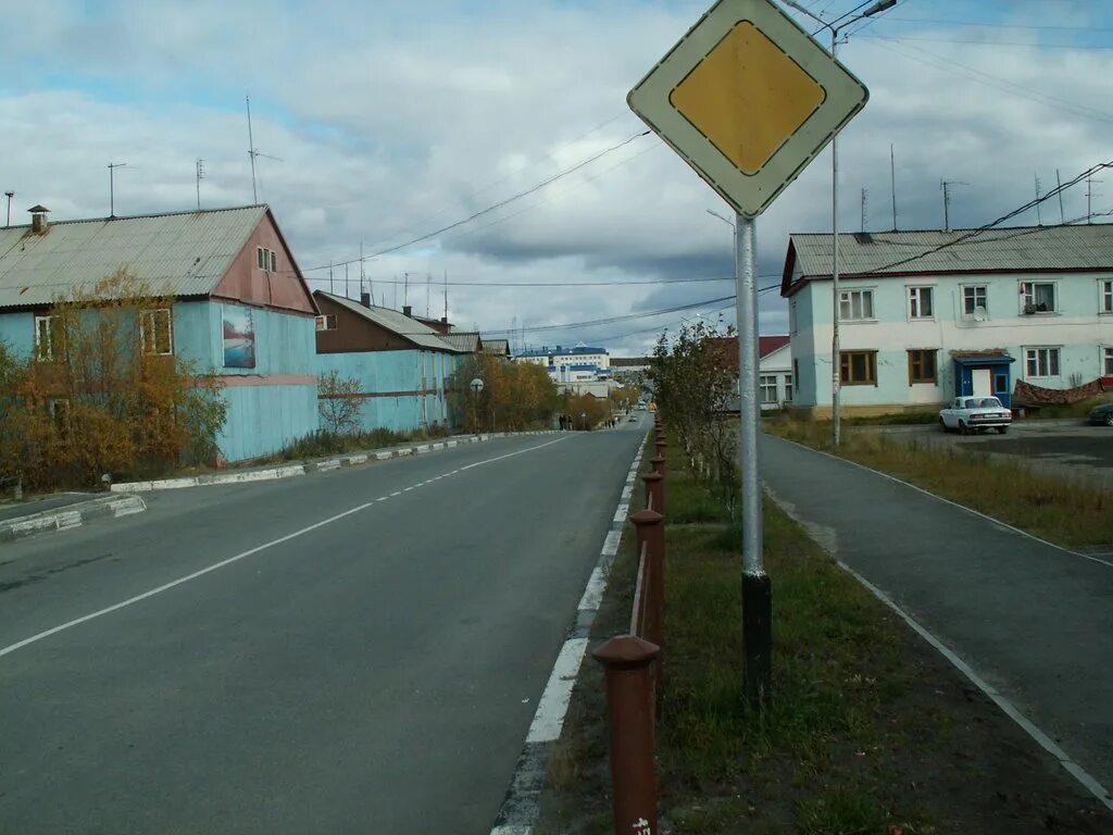 Лабытнанги сейчас. Лабытнанги 2006. Лабытнанги город. Г. Лабытнанги Тюменская обл.. Лабытнанги улица Школьная 10.