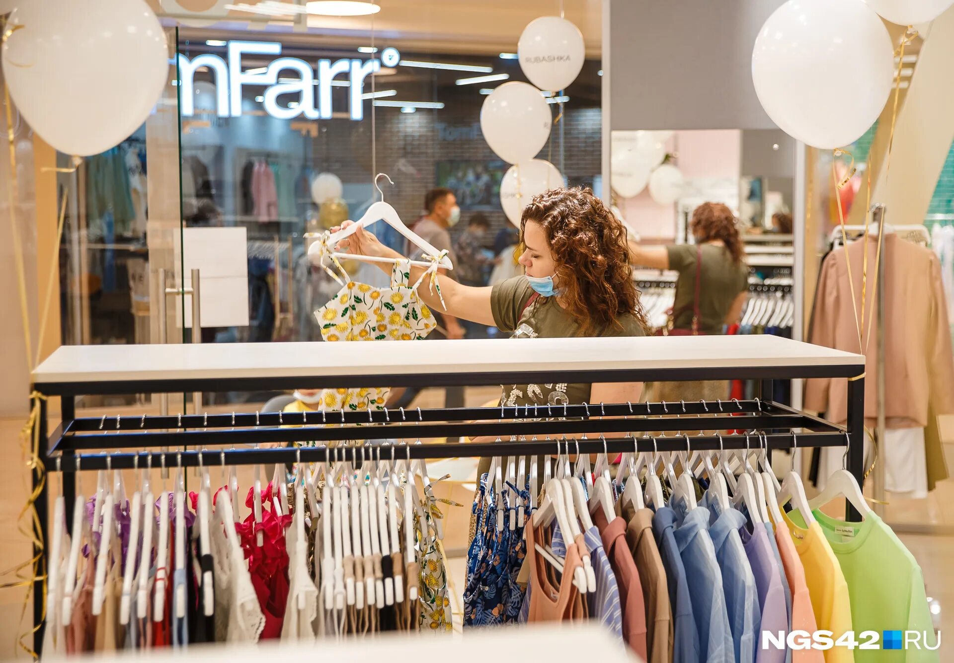 топ магазин. Dnk одежда. торговый центр лето саранск. тк лето на пулковском магазины. тц лето ишимбай.