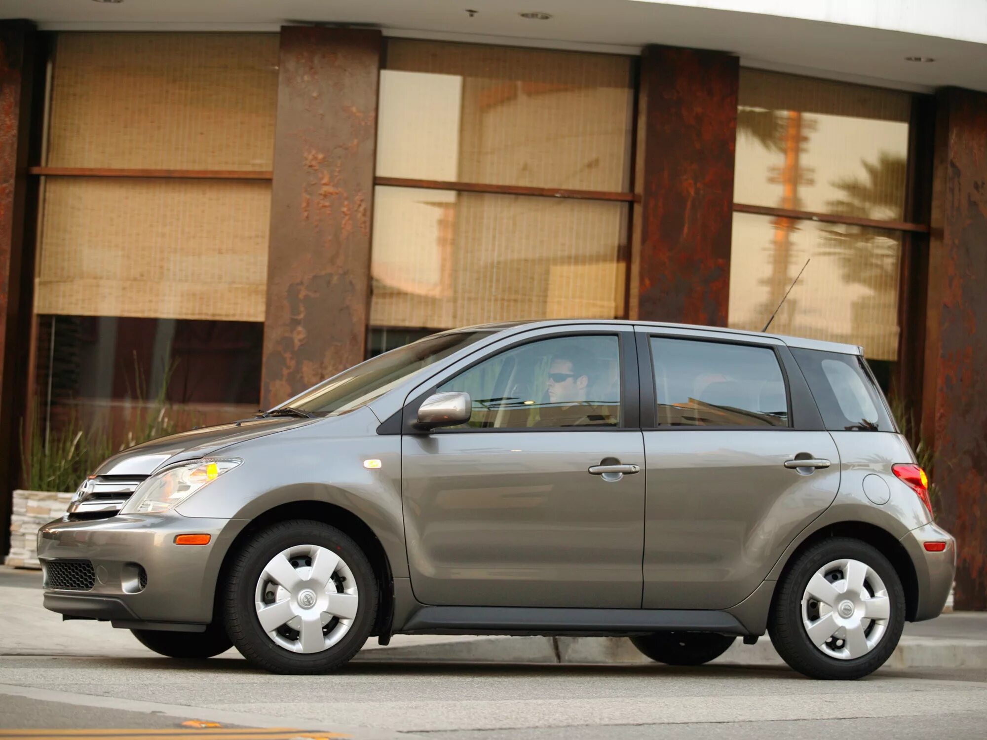 Toyota ist/temp. Тойота сцион 2003. Тойота ист 2012. Тойота ист драйв 1. Toyota ist автомобили toyota.