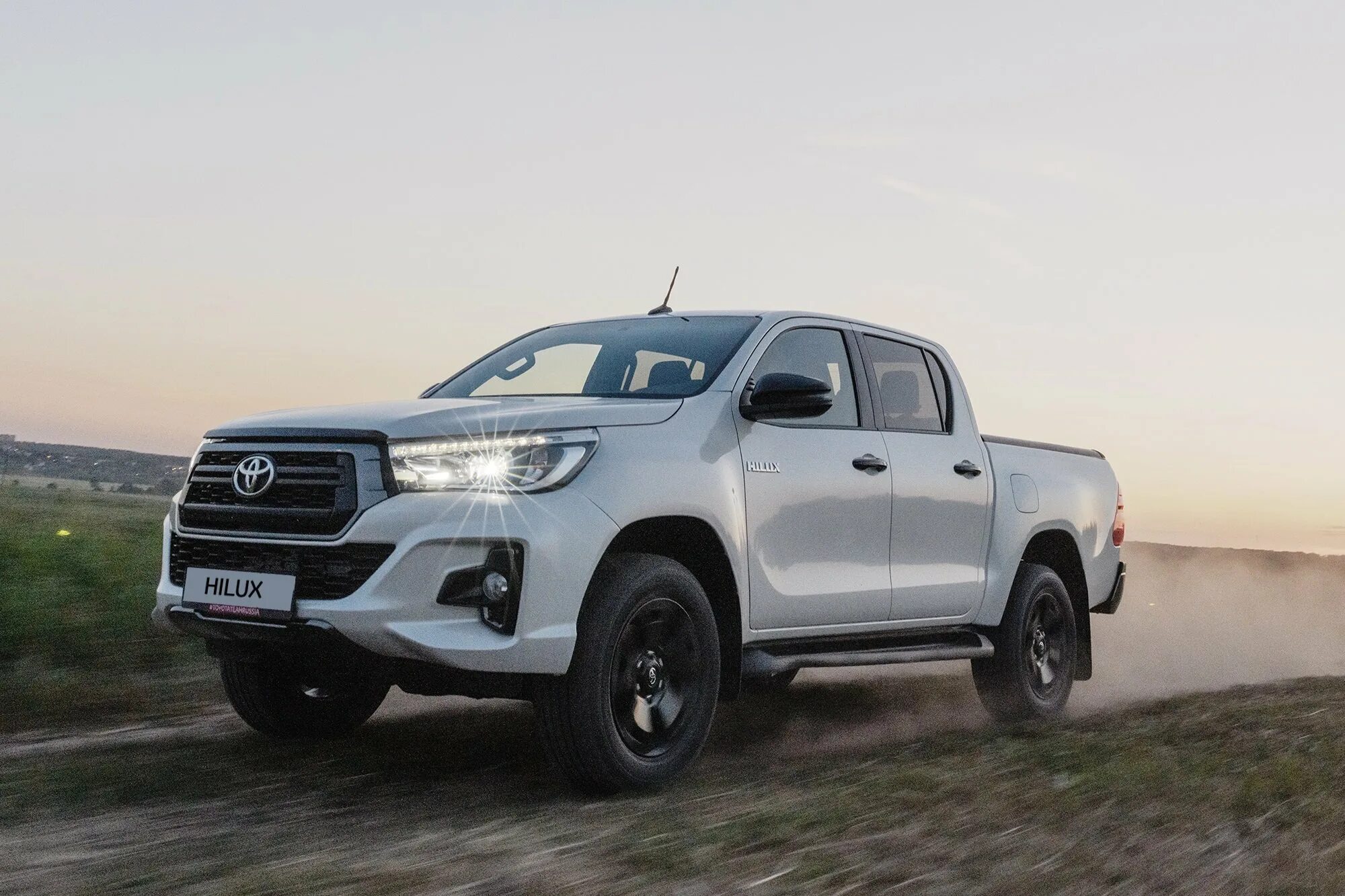 Самую новую версию пикапа. Пикап ram 2022. Ram 1500 2018. Пикап игры 2023. Ford f150 tremor 2022.