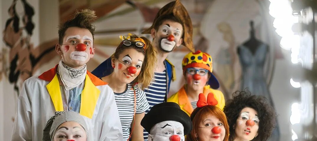 Театр смеха. Театр смеха. Академия смеха спектакль ленсовета. Театр комедии представление. Спектакль проданный смех спб.