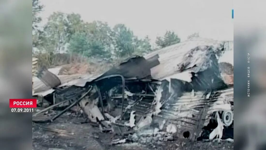 Состав разбитый. Танк т-72 всу. Состав разбитый. Як 42 трагедия локомотива. Столкновение поезда станция лоста.