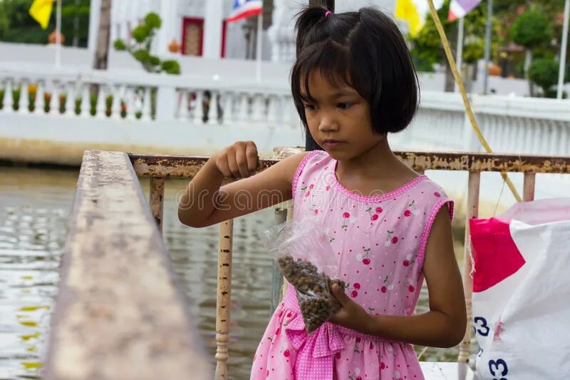 Тайская девочка дети. Тайские малыши девочки. Девочка Таиланда маленькая. Девочки дети Тайланд.