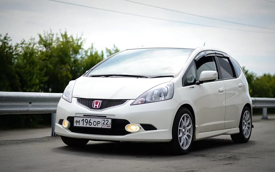 Honda Fit 1998. Хонда фит 2. Экскурсии Хонда фит. Хонда фит 2008 белый.