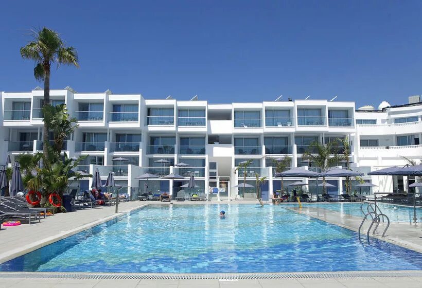 Айя напа отели. Ayia napa кипр. Лиманаки айя напа. Отель павло напа кипр. Okeanos beach 4*.