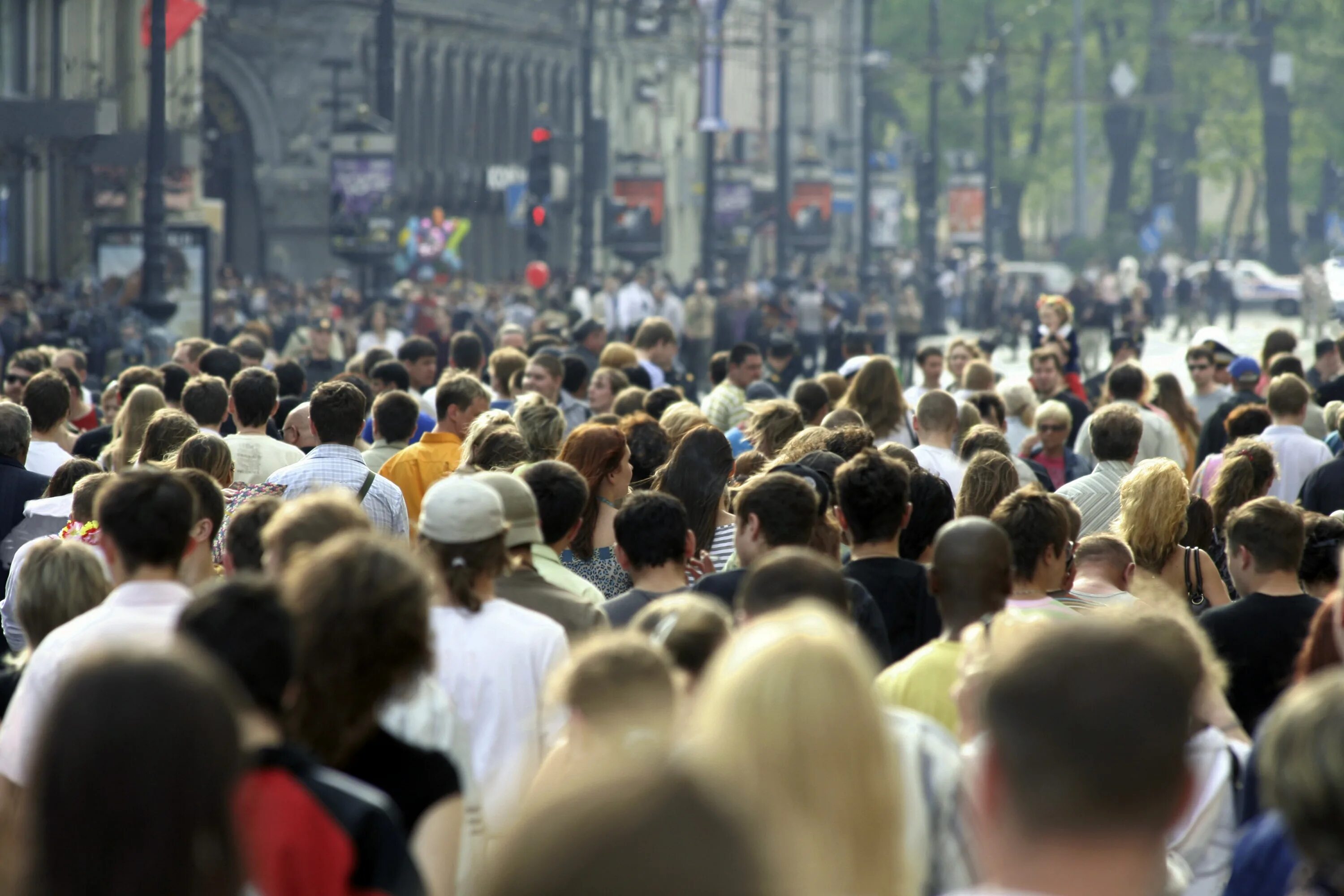 Crowded street. Человек толпы. Массовое скопление людей. Толпа людей в городе. Толпа людей в городе Россия.