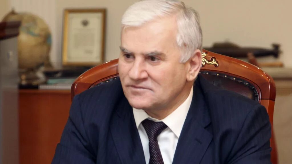 Амир саид амиров. Саид джапарович амиров. саид амиров мэр махачкалы. махачкалы саид амиров. саид амиров 1993.