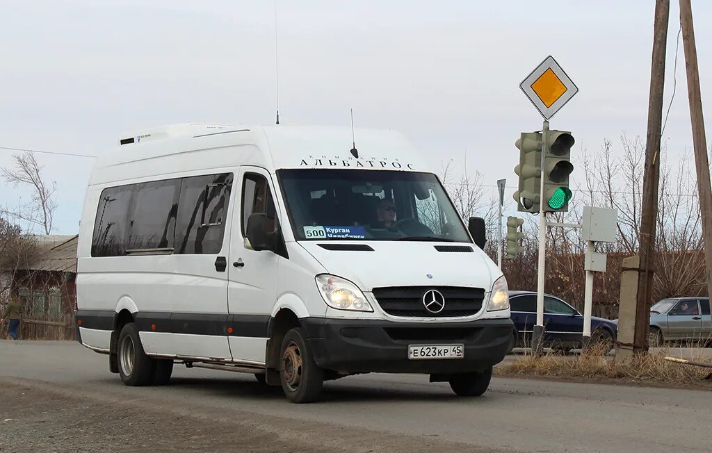 Расписание автобусов южноуральск. Автобус увельский. Списанные икарусы в уфе. Коркино еманжелинск автобус. Автобус увельский.