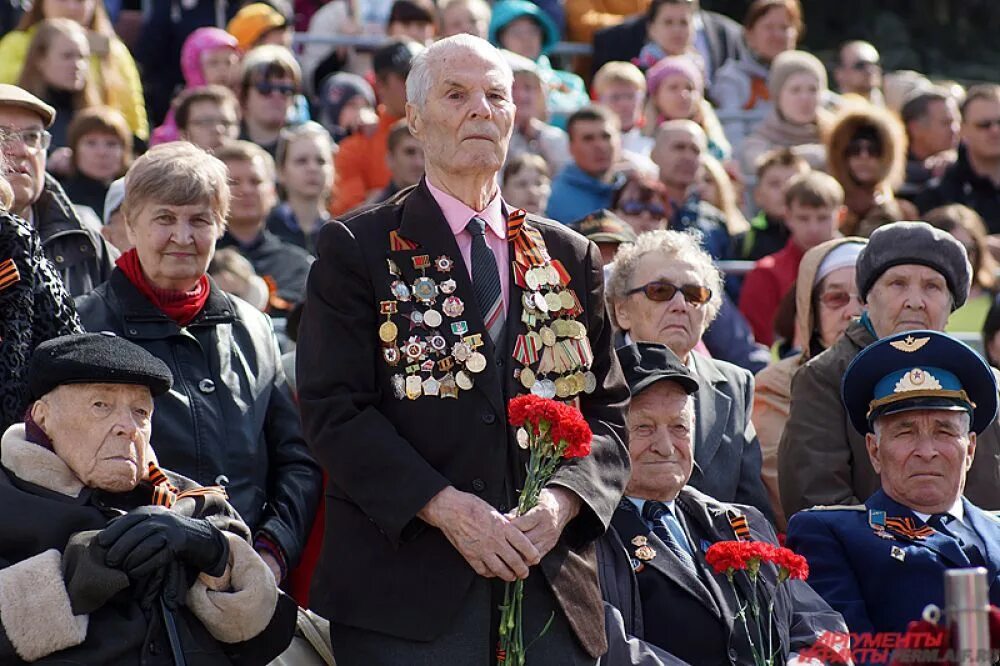 Ветераны Великой Отечественной Победы харолец. Ветераны на параде. Ветераны ВОВ на параде. День Победы парад ветераны.