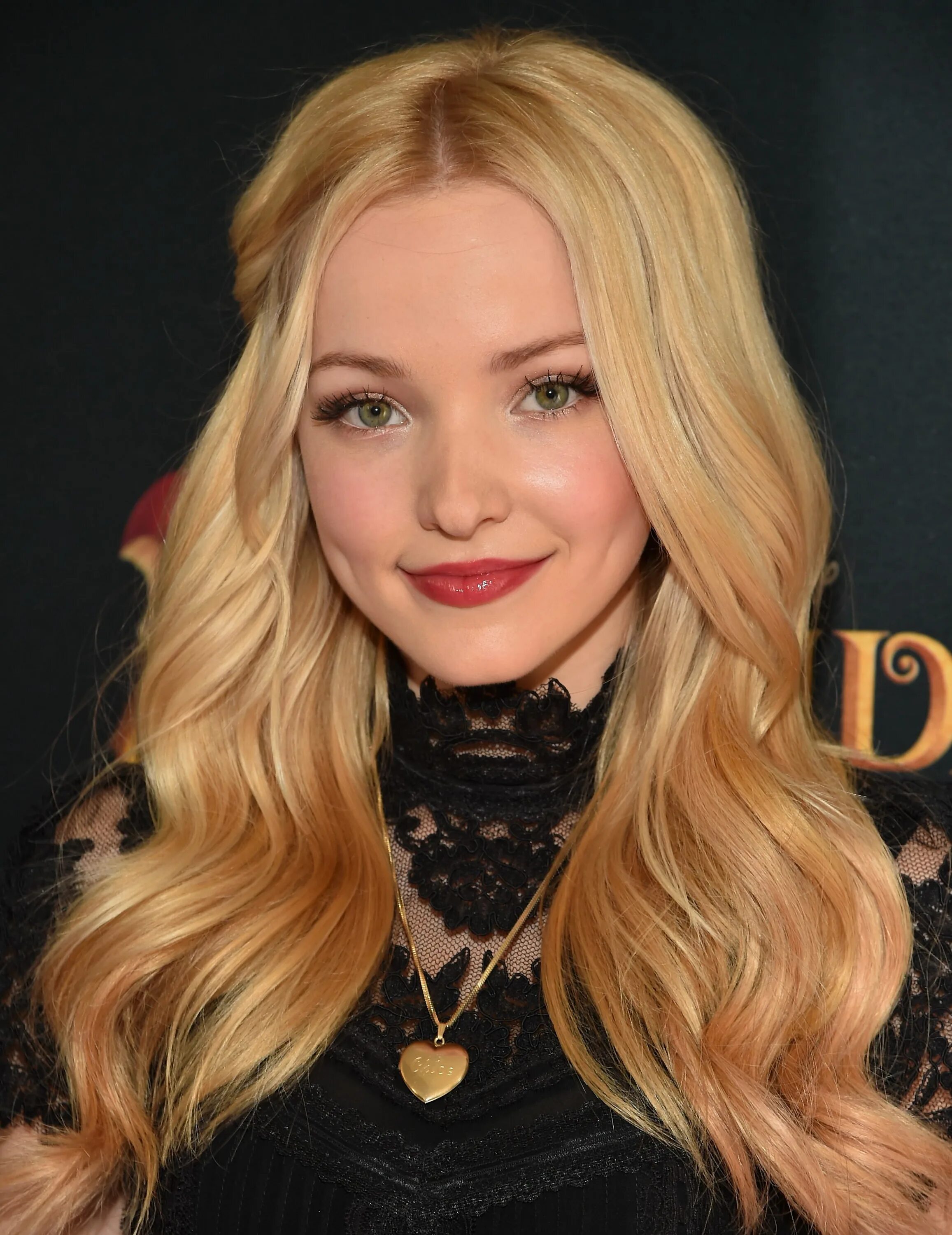Дав блонд. Dove cameron. дав. дав камерон dove cameron. dove cameron 2025.