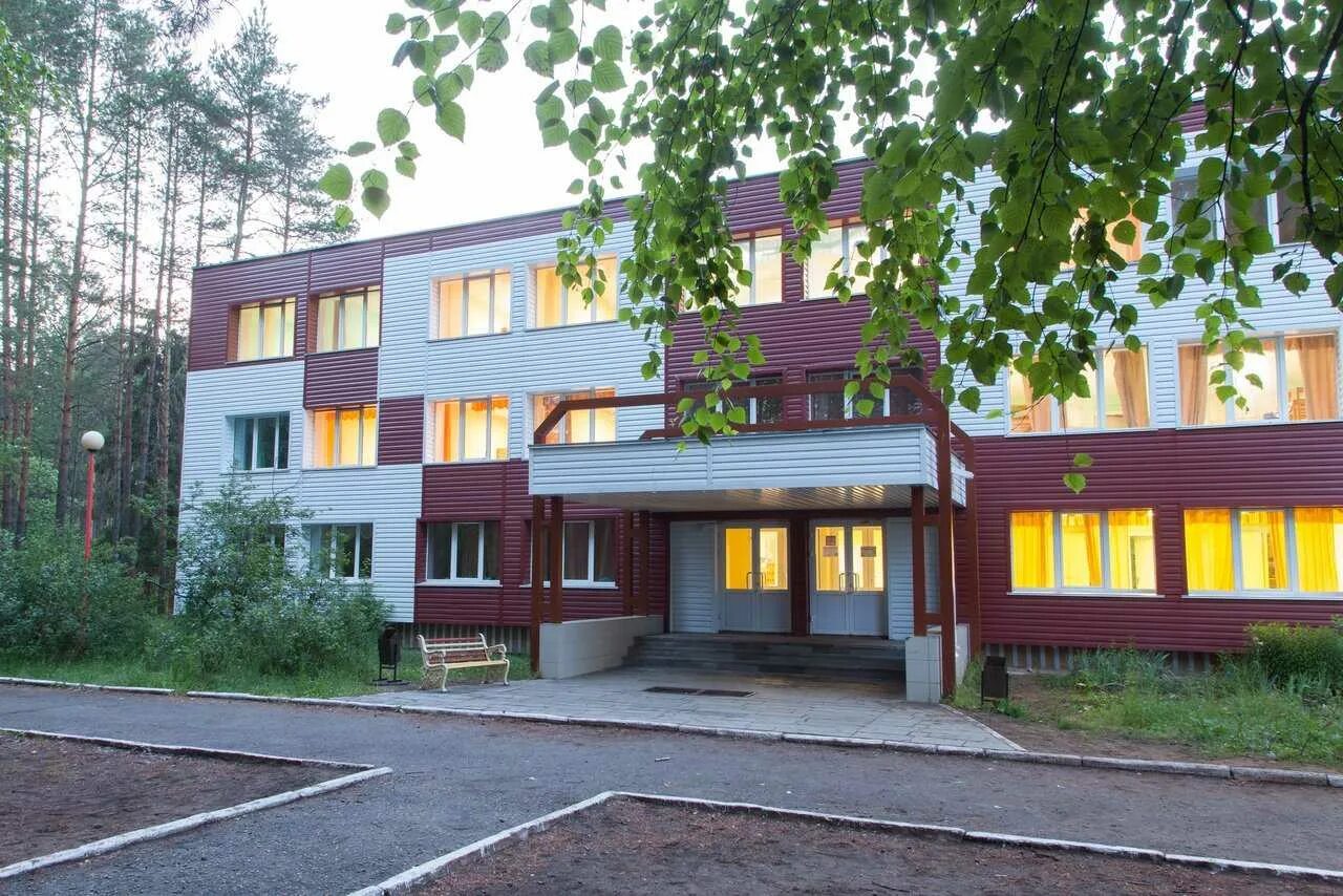 Дзержинец казань. Лагерь оранжевое настроение ижевск комнаты. Лагерь город ижевск. Лагерь дзержинец ижевск. Лагерь дружба ижевск комнаты.