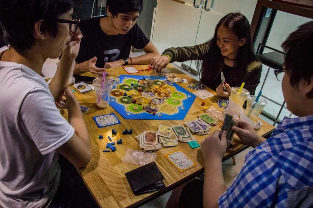 100 people gamers. Друзья геймеры. Super people стим. People game. Гейм пипл.