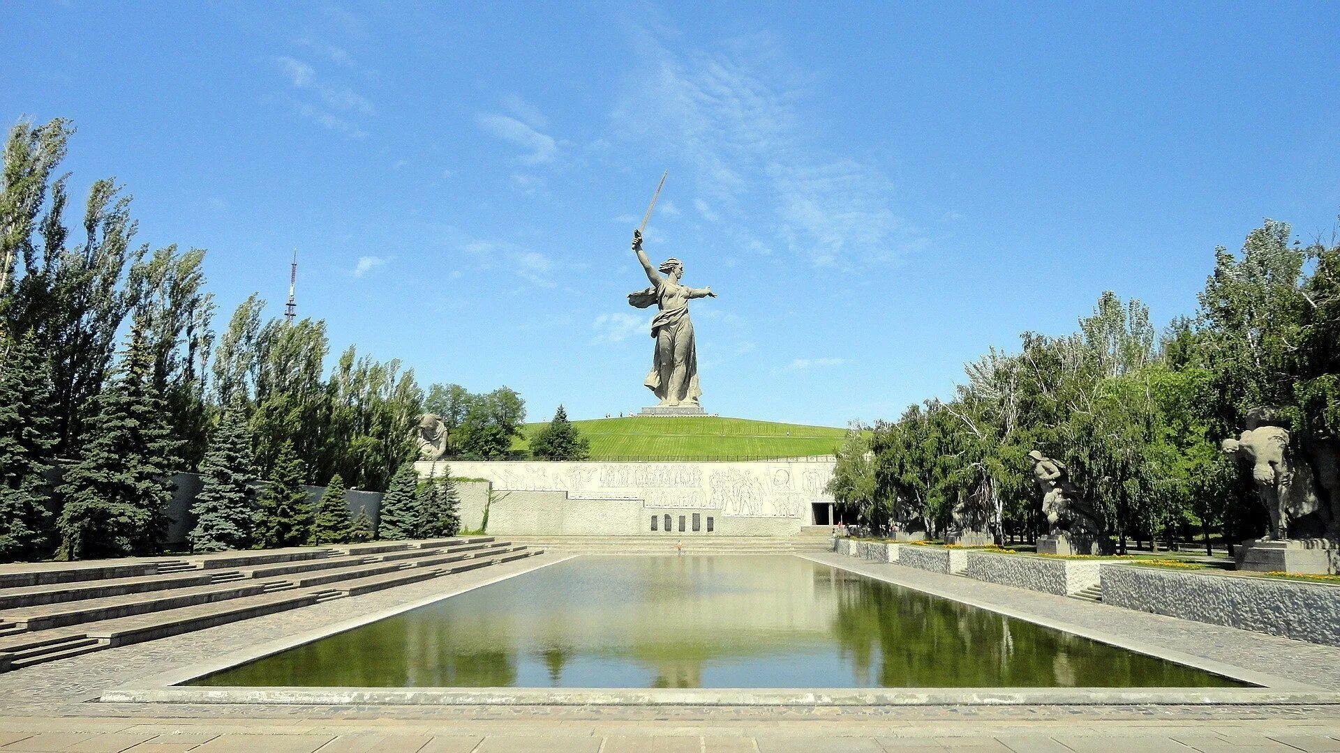 Памятник ролина мать в волгограде. Volgograd state. Мамаев курган волгоград. Volgograd state university. Volgograd state.