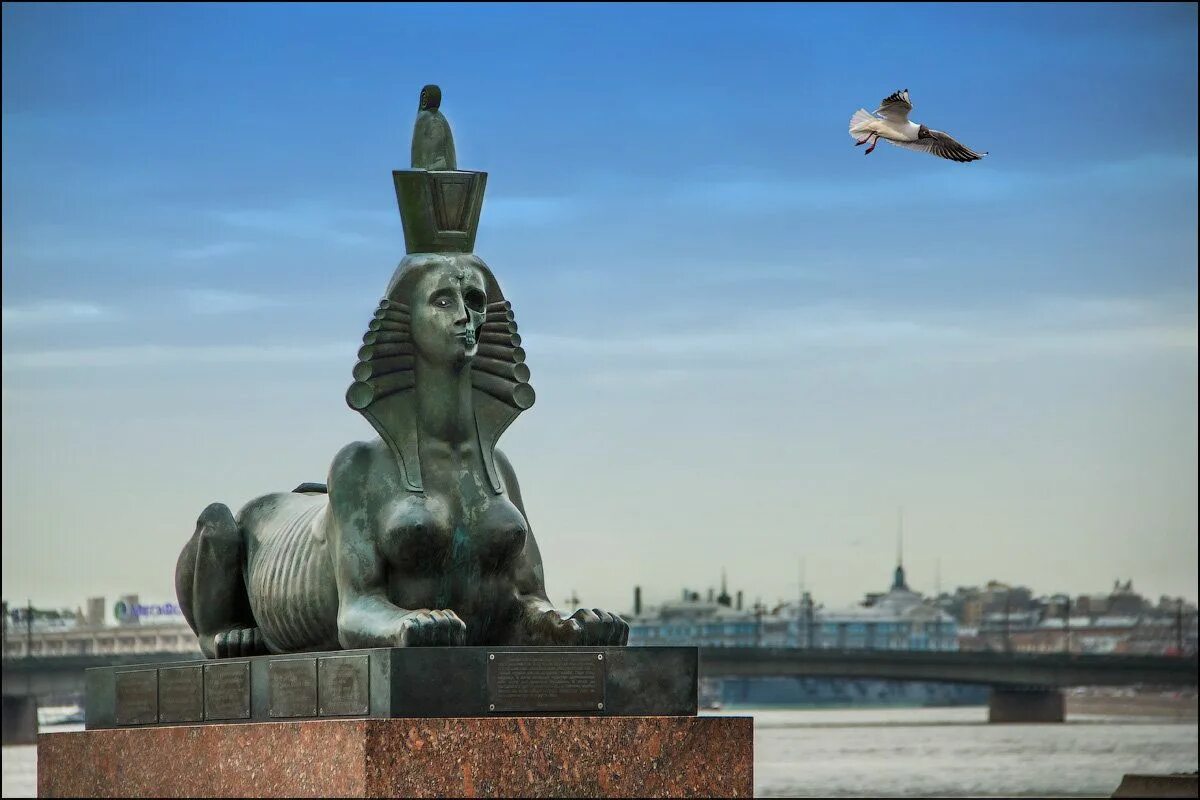 Памятник жертвам репрессий в санкт петербурге. Памятник жертвам политических репрессий санкт-петербург сфинкс. сфинксы на набережной робеспьера в санкт-петербурге. сфинксы михаила шемякина памятник жертвам политических репрессий. сфинкс питер шемякин.