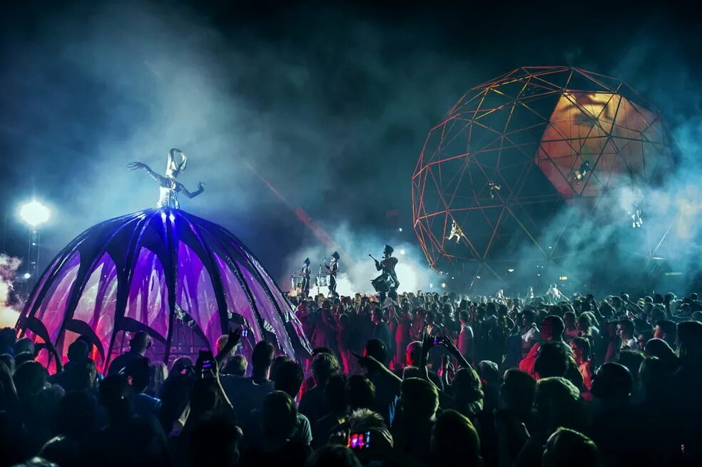 Closing act