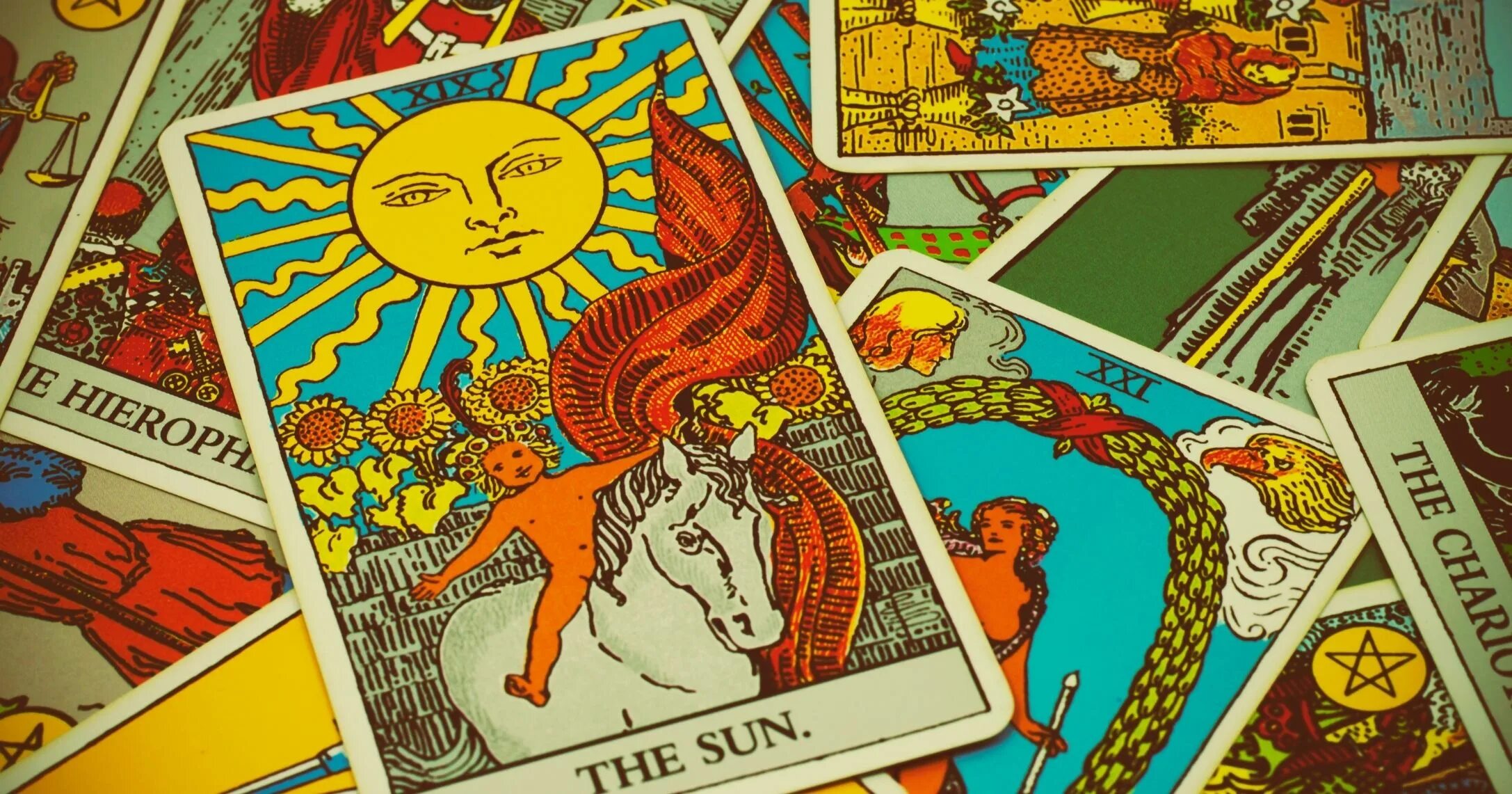 Occult tarot. "колода карт таро "дитя луны". Схемы раскладов таро алистера кроули. Карты таро демон. Карты гадальные таро.