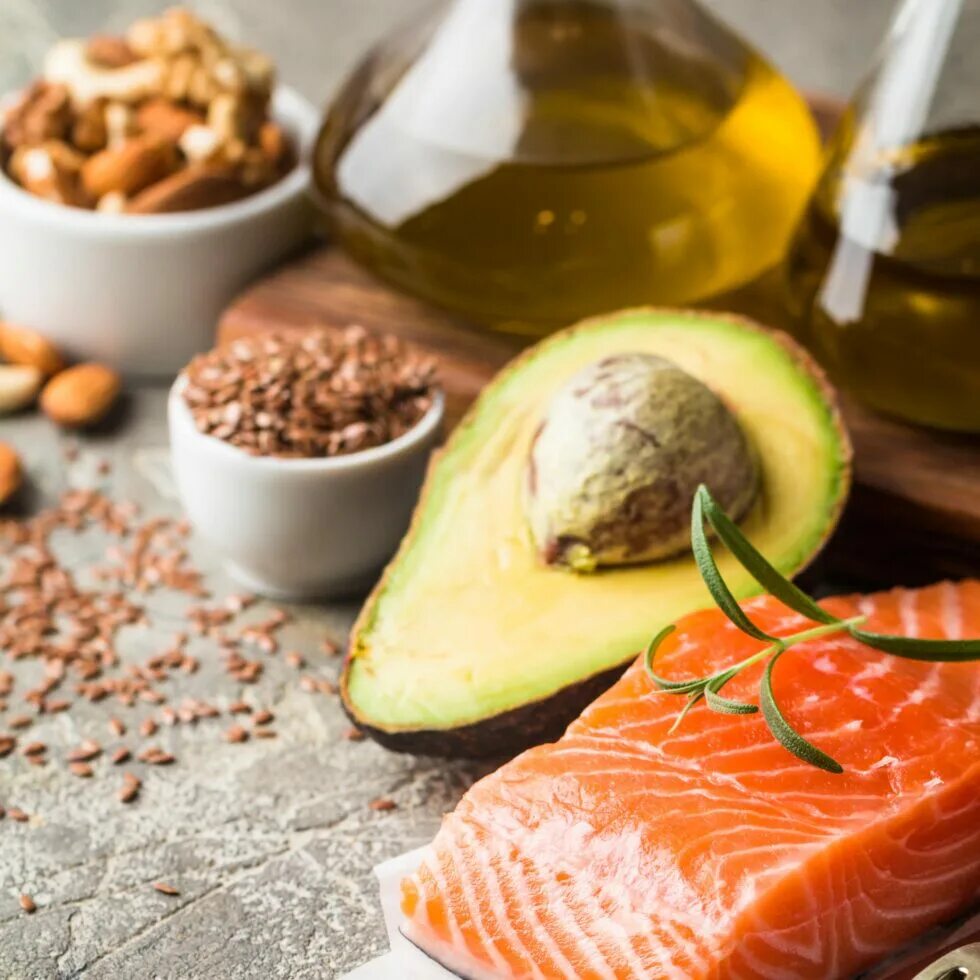 Продукты содержащие жиры. Полезные жиры для организма женщины. Продукты богатые пищевыми волокнами. Полезные жиры в правильном питании. Полезные жиры для организма женщины.