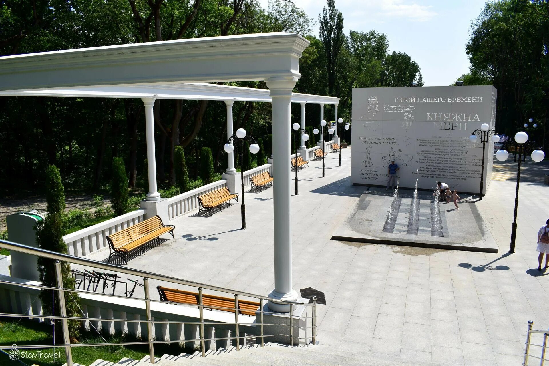 Каскадная лестница железноводск озеро. Бювет-книга железноводск. Бювет-книга железноводск. Бювет книжный железноводск. Кавказский бювет.