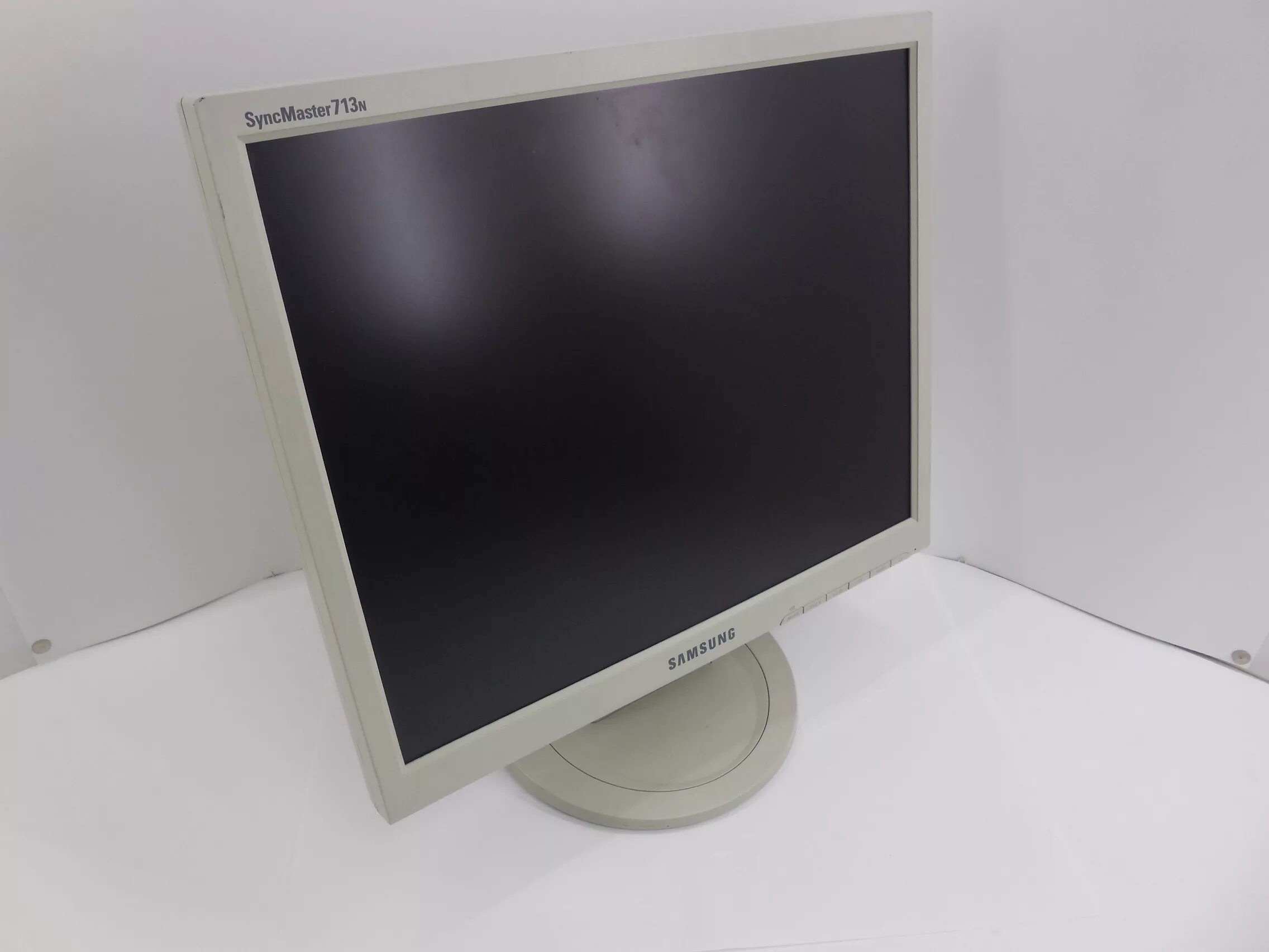Компьютер мастер самсунг. Монитор samsung 713n 17&quot;. монитор самсунг syncmaster 713. samsung syncmaster 713n. монитор samsung 710n белый.