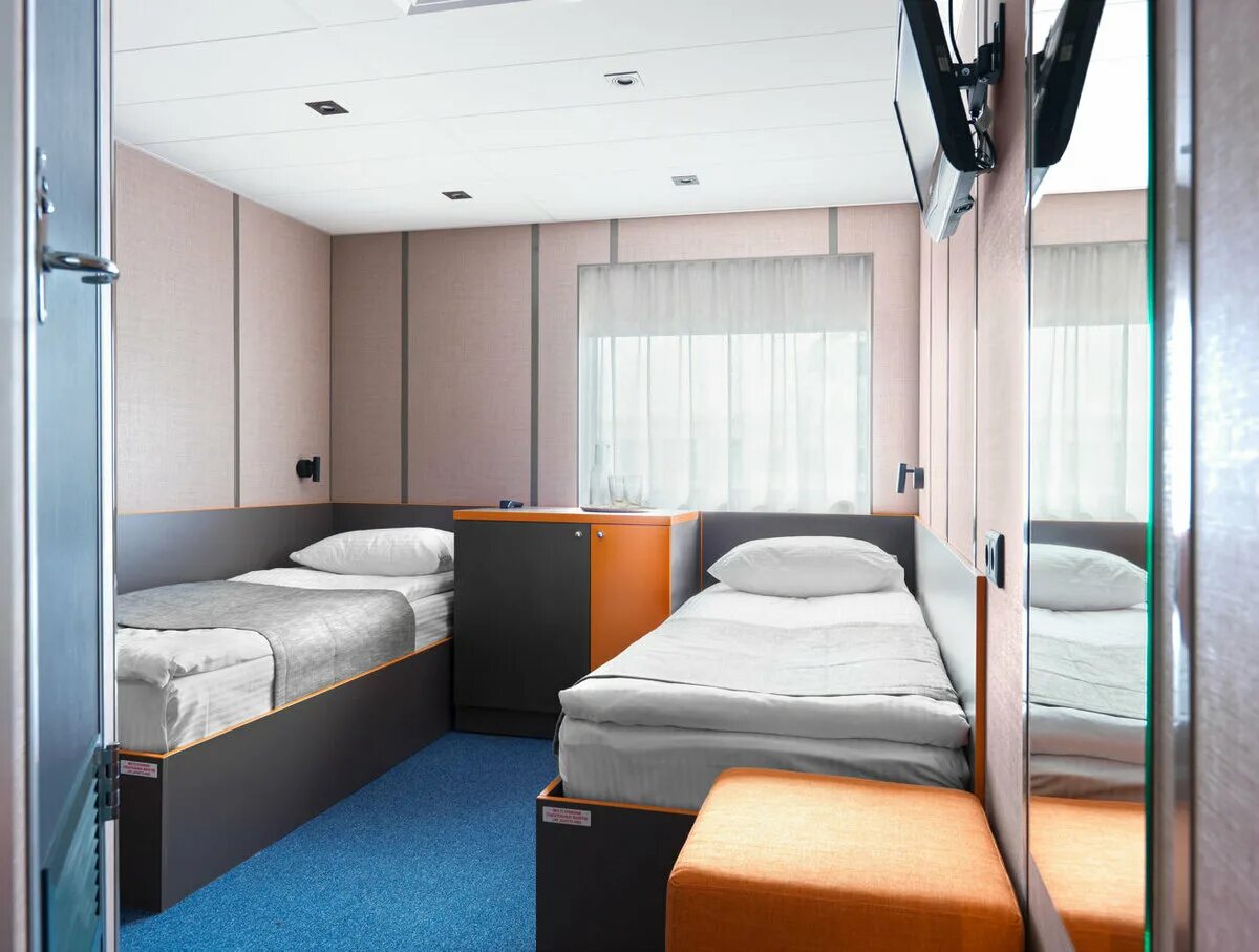 Круиз 23. Круизный корабль. Французский балкон на теплоходе. Судно класса принцесса. Круиз 23.