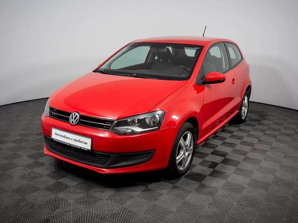 Купить поло седан спб. Фольксваген поло хэтчбек красный. VW Polo Hatchback 1.4 красная. Фольксваген поло 2011 красный. Фольксваген поло 2011.