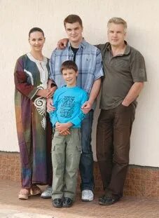 Котенев анатолий актер биография личная жизнь семья Анатолий Котенев. Токарь, ювелир, актер. Как сложилась жизнь яркого актера и кто