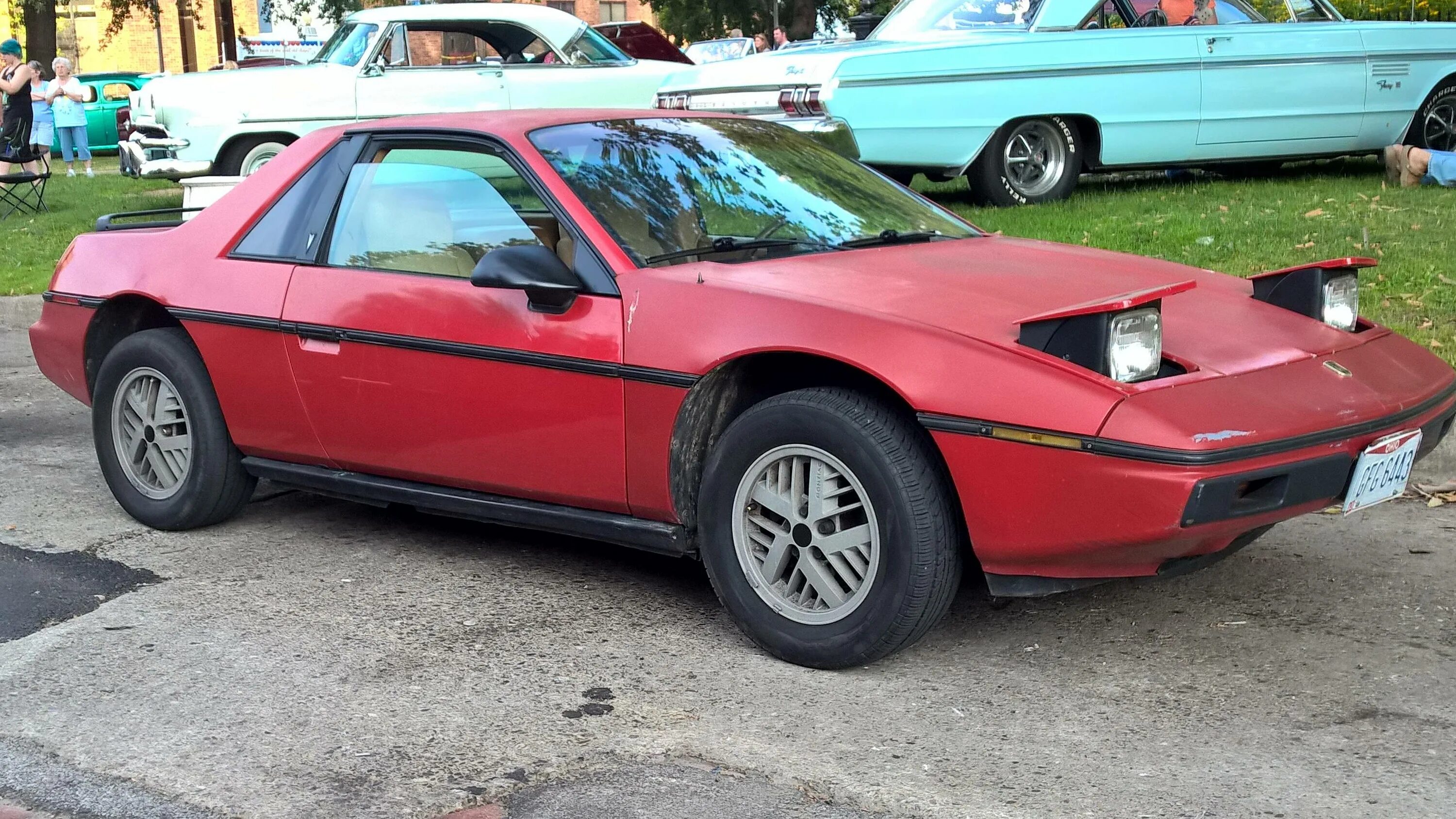 Creative 5. Pontiac fiero gt 1985. Nissan 200zx. Понтиак фиеро феррари. Creative inspire t6100.